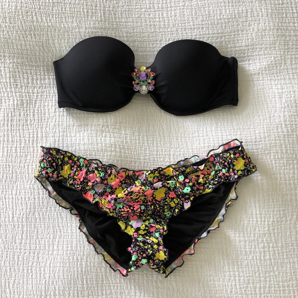 Victoria’s Secret Bandeau top & cheeky bottom
